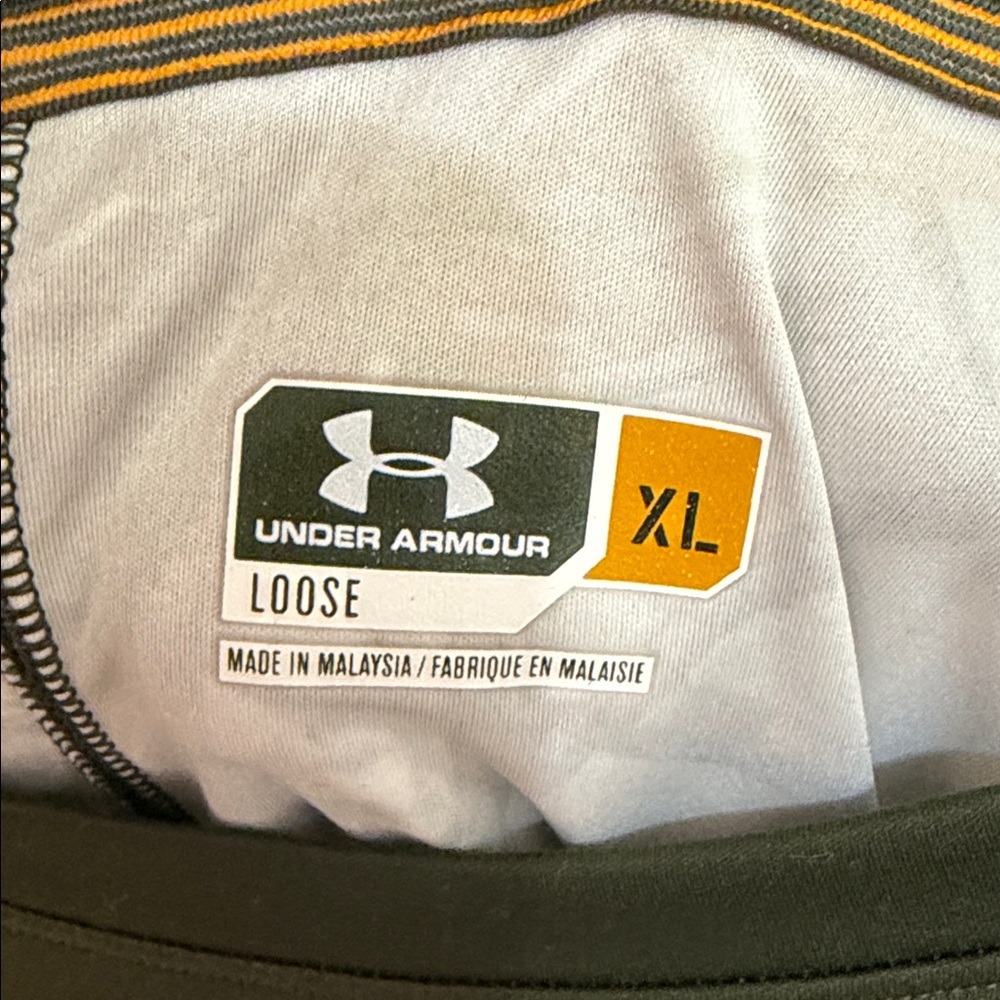 Under Armour Loose fit Men's Olive and Camo Long Sleeve Tee - Picture 3 of 3